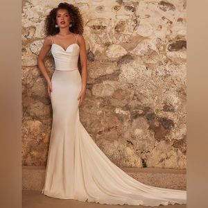 Brand NEW never altered Calla Blanche “Andrea” Bridal Gown Size 8 Ivory Satin